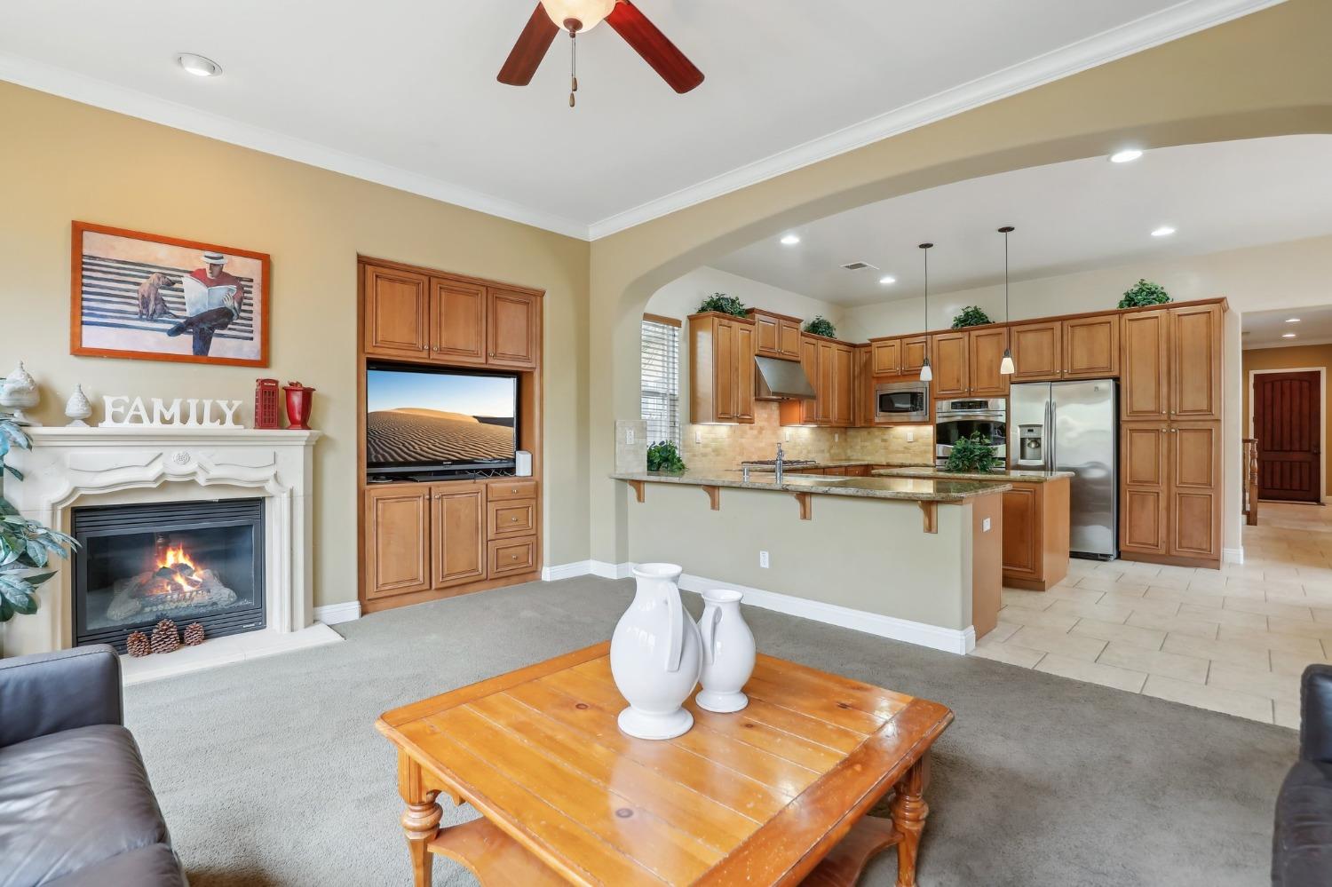 Detail Gallery Image 15 of 58 For 9873 Winkle Cir, Elk Grove,  CA 95757 - 4 Beds | 3/1 Baths