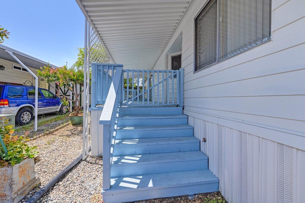 Detail Gallery Image 3 of 35 For 163 Rimma Way, Roseville,  CA 95661 - 2 Beds | 2 Baths