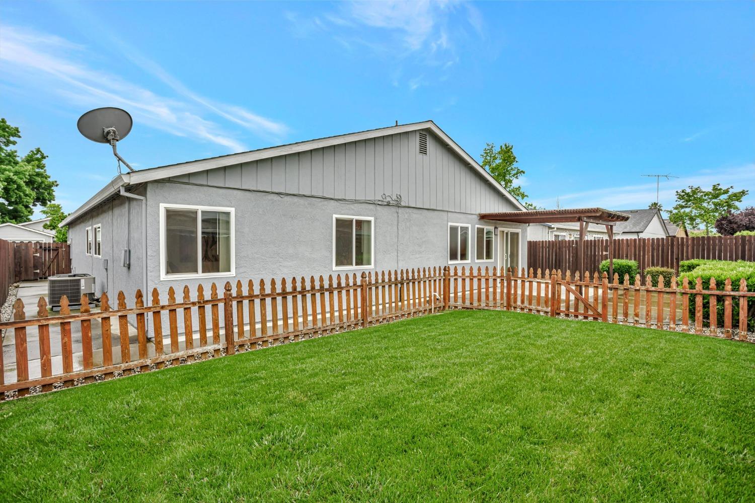 Detail Gallery Image 36 of 40 For 9565 Mirandy Dr, Sacramento,  CA 95827 - 4 Beds | 2 Baths