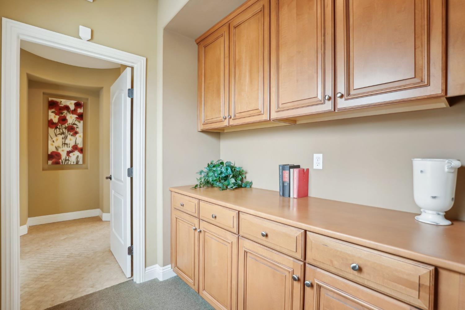 Detail Gallery Image 33 of 58 For 9873 Winkle Cir, Elk Grove,  CA 95757 - 4 Beds | 3/1 Baths