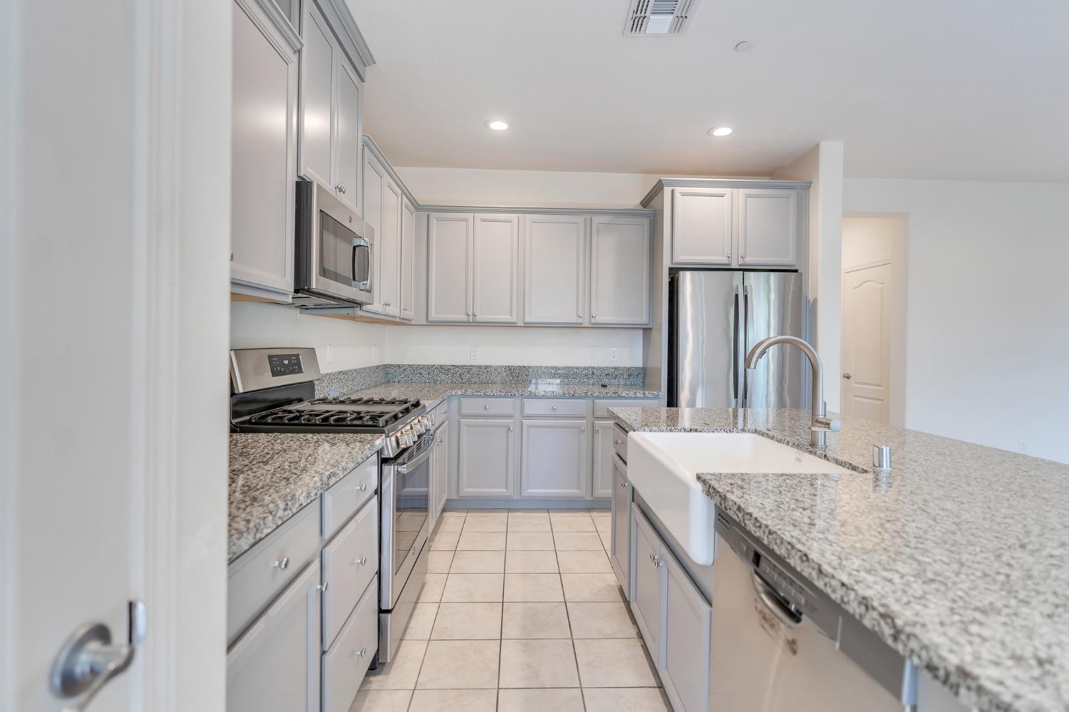 Detail Gallery Image 21 of 66 For 737 Betten St, Los Banos,  CA 93635 - 2 Beds | 2 Baths