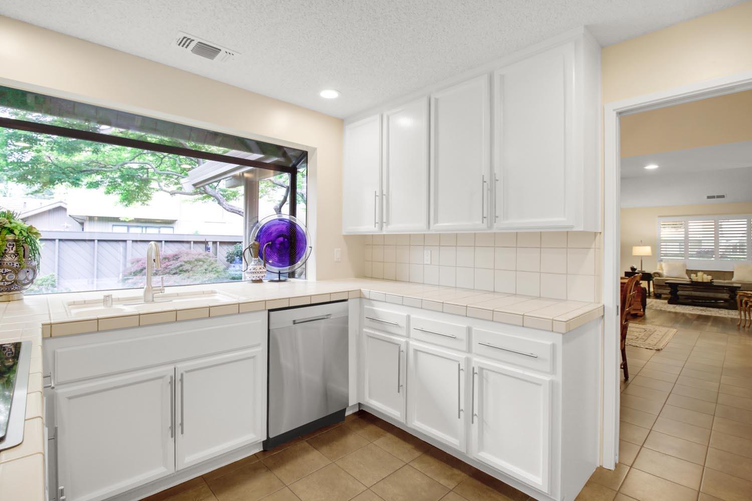 Detail Gallery Image 9 of 31 For 11475 Coloma Rd, Gold River,  CA 95670 - 2 Beds | 2 Baths