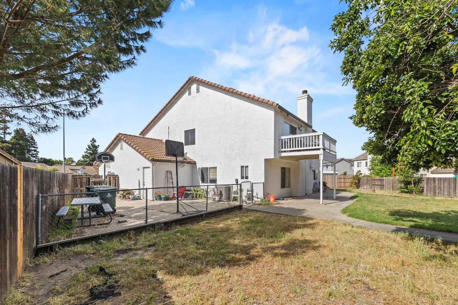 Millfront Avenue, Yuba City, California image 47