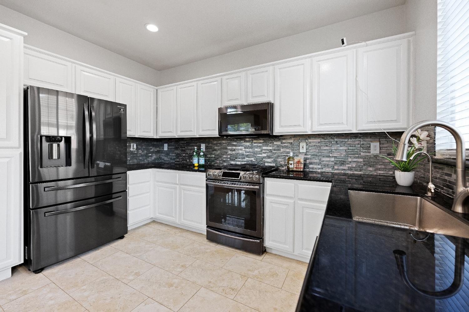 Brook Falls Court, Stockton, California image 13