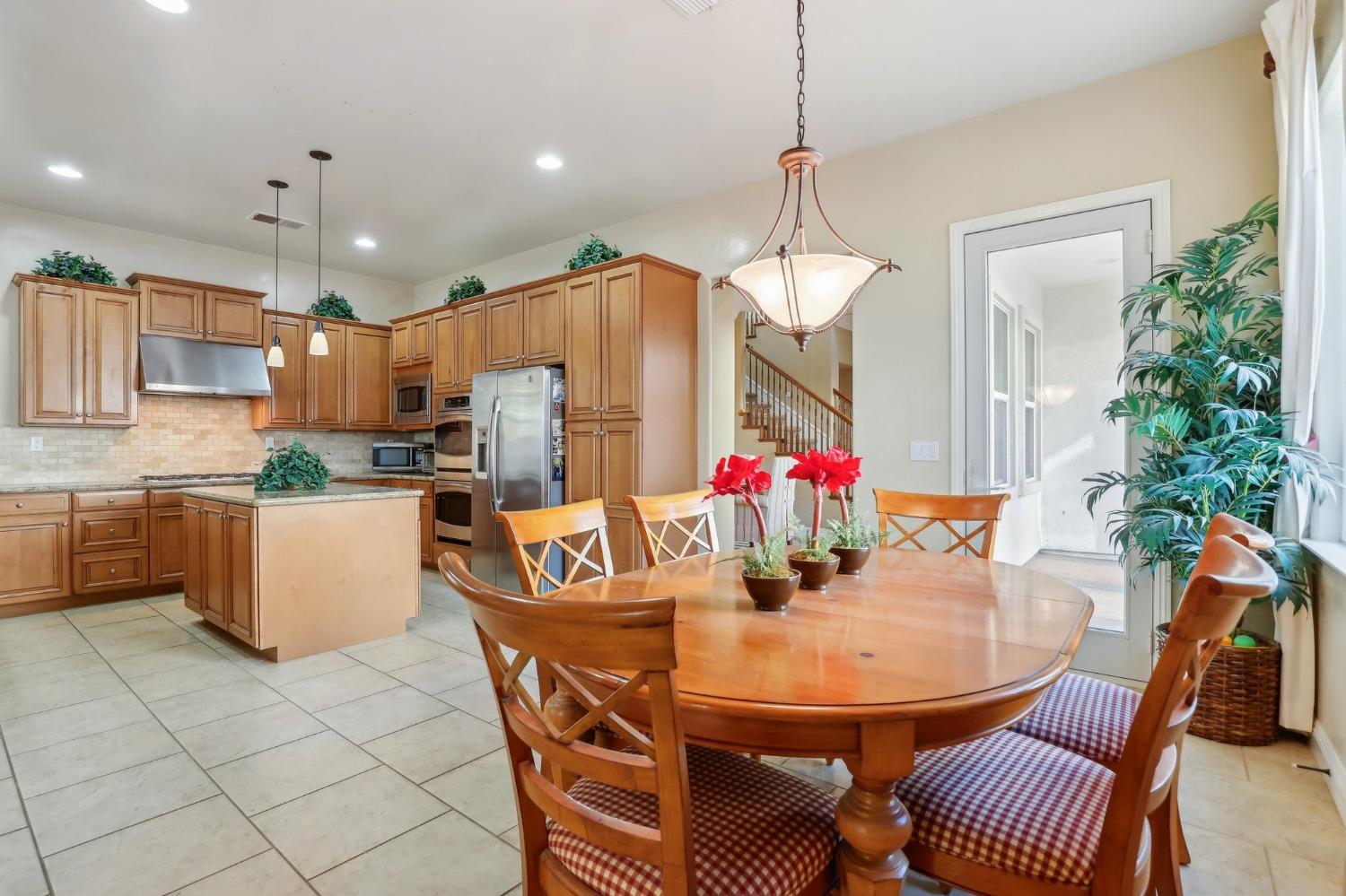 Detail Gallery Image 21 of 58 For 9873 Winkle Cir, Elk Grove,  CA 95757 - 4 Beds | 3/1 Baths