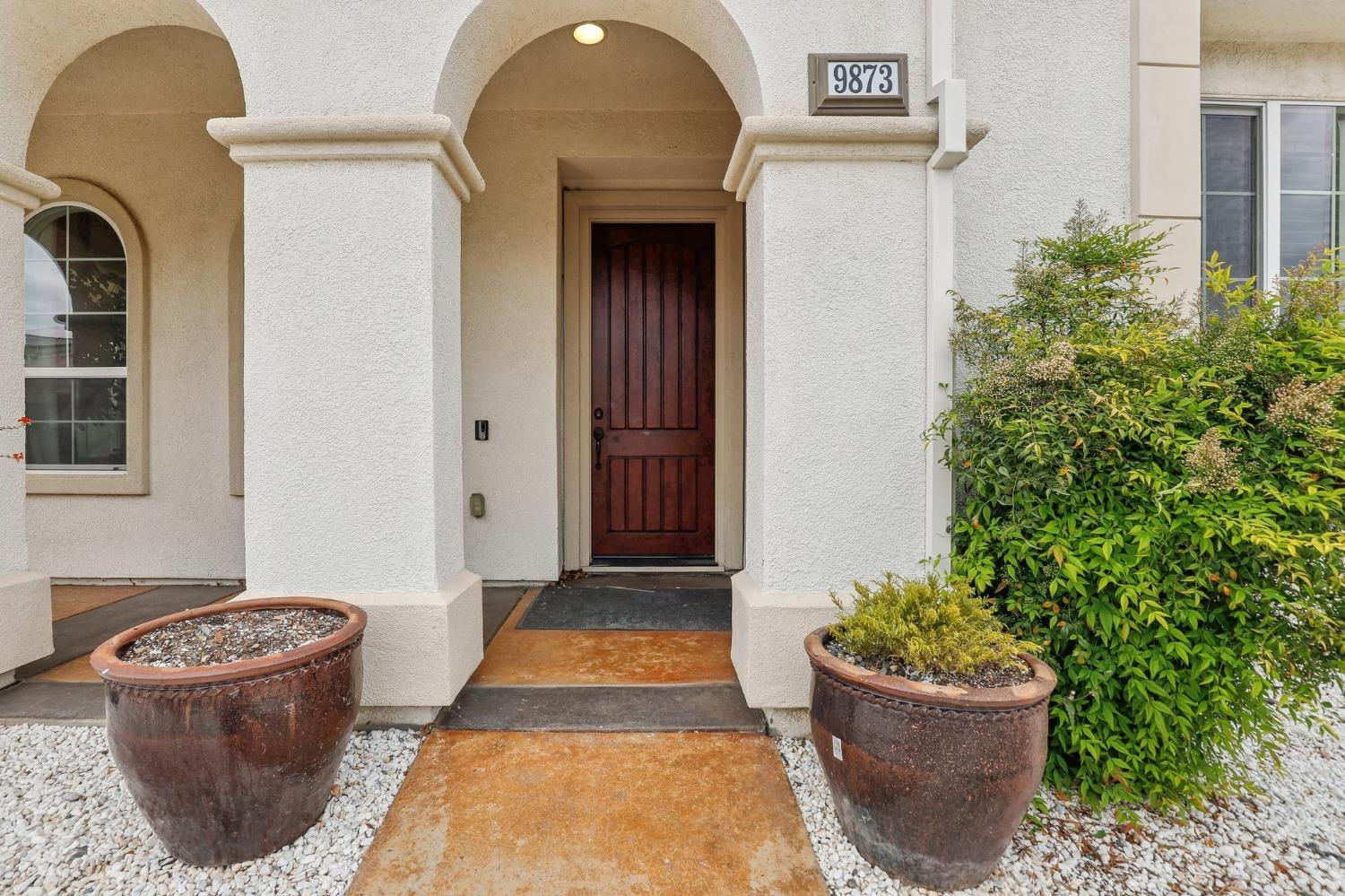Detail Gallery Image 2 of 58 For 9873 Winkle Cir, Elk Grove,  CA 95757 - 4 Beds | 3/1 Baths
