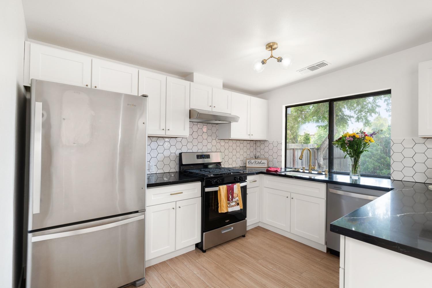 Detail Gallery Image 19 of 48 For 3009 Solito St, Davis,  CA 95616 - 3 Beds | 2 Baths