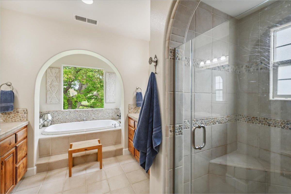 Detail Gallery Image 16 of 35 For 218 Glory Lily Ct, San Ramon,  CA 94582 - 6 Beds | 4 Baths
