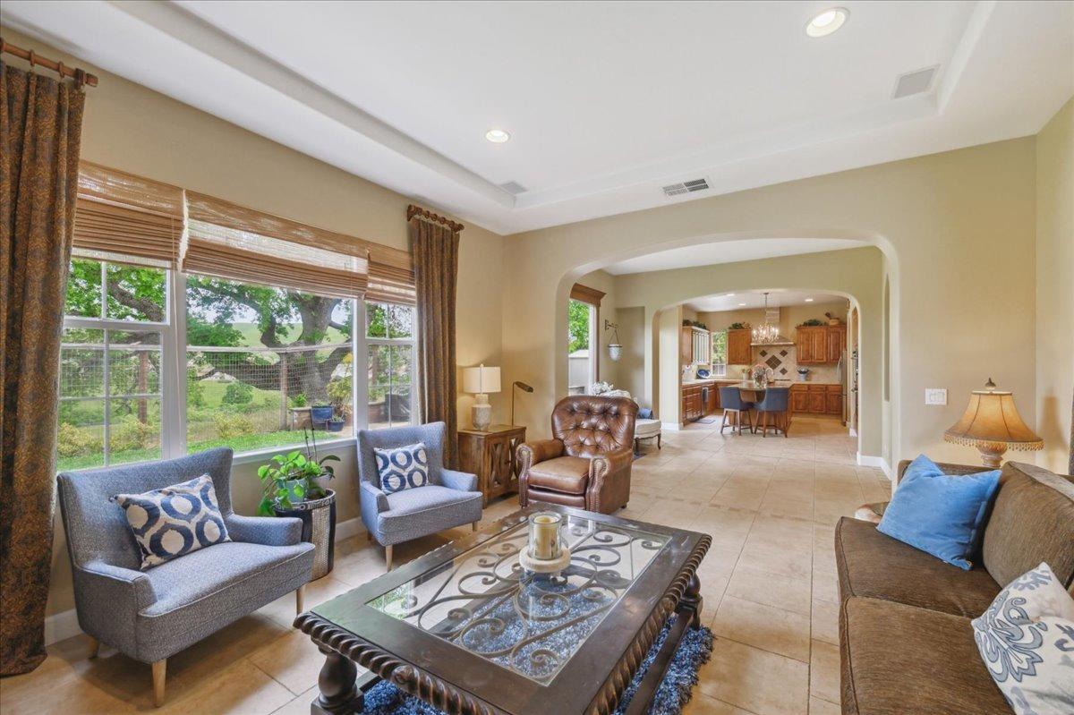 Detail Gallery Image 13 of 35 For 218 Glory Lily Ct, San Ramon,  CA 94582 - 6 Beds | 4 Baths
