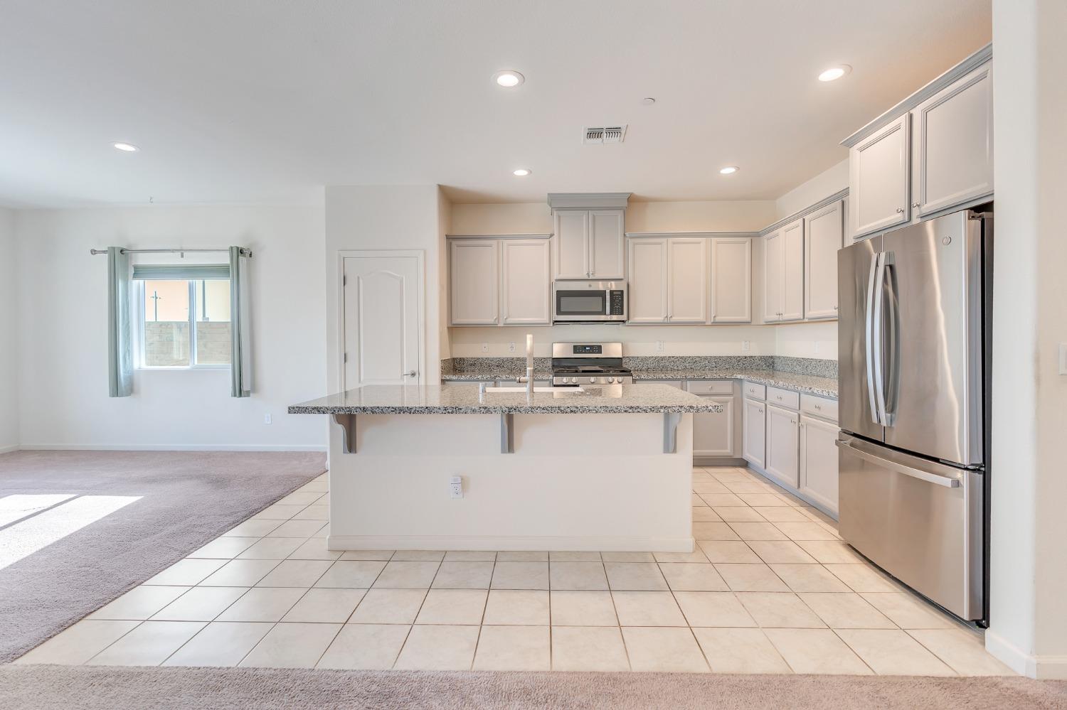 Detail Gallery Image 33 of 66 For 737 Betten St, Los Banos,  CA 93635 - 2 Beds | 2 Baths