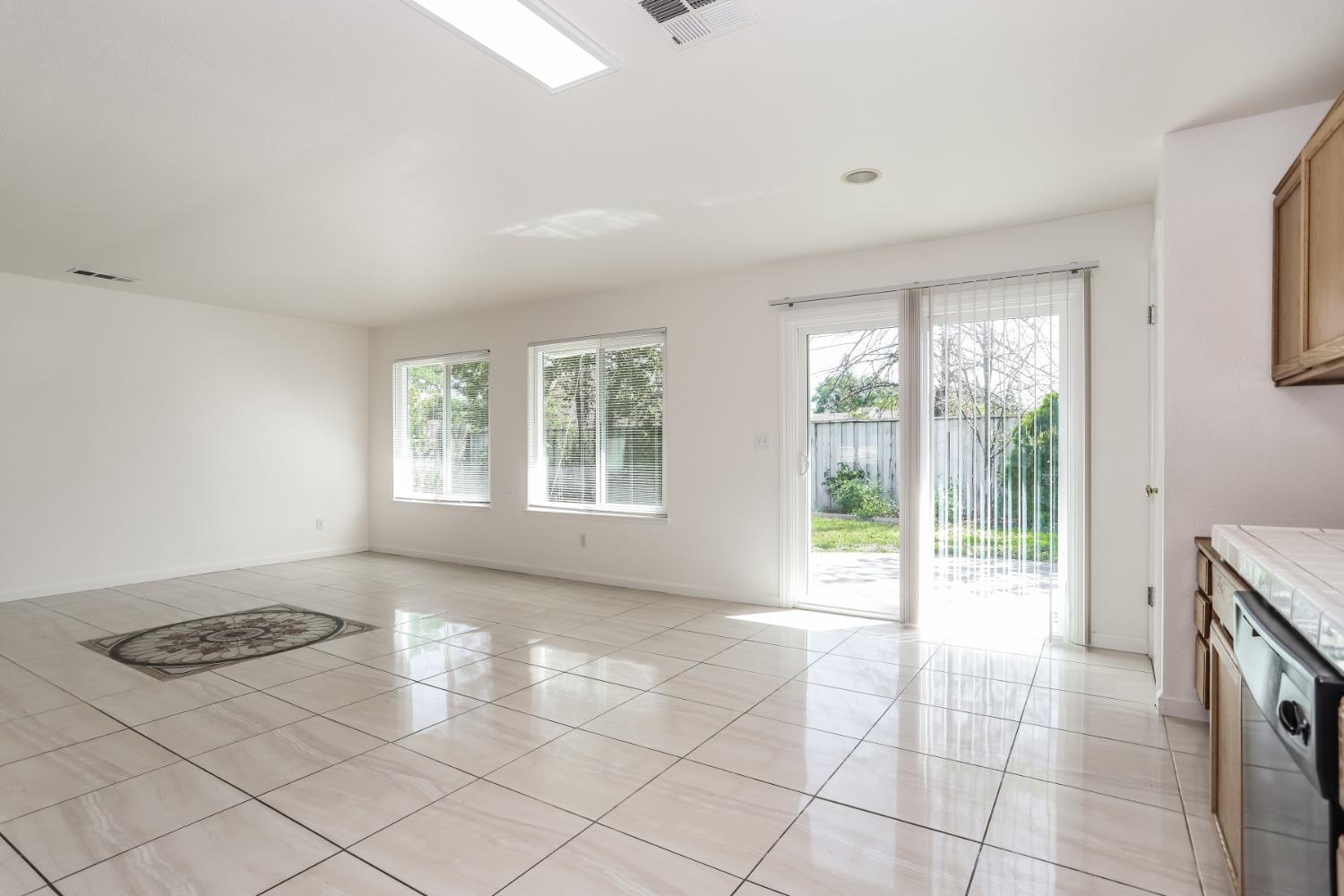 Gardner Court, Folsom, California image 5