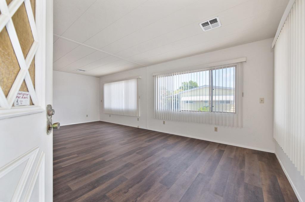 Detail Gallery Image 7 of 35 For 163 Rimma Way, Roseville,  CA 95661 - 2 Beds | 2 Baths