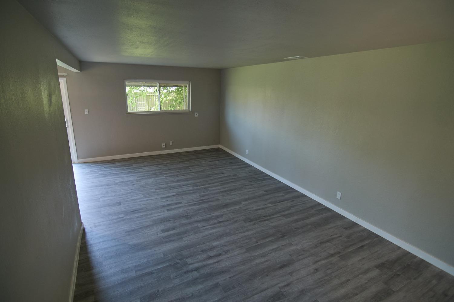 Detail Gallery Image 6 of 23 For 2650 Cadjew Ave, Sacramento,  CA 95832 - 3 Beds | 2 Baths