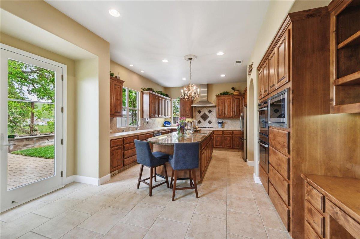 Detail Gallery Image 11 of 35 For 218 Glory Lily Ct, San Ramon,  CA 94582 - 6 Beds | 4 Baths