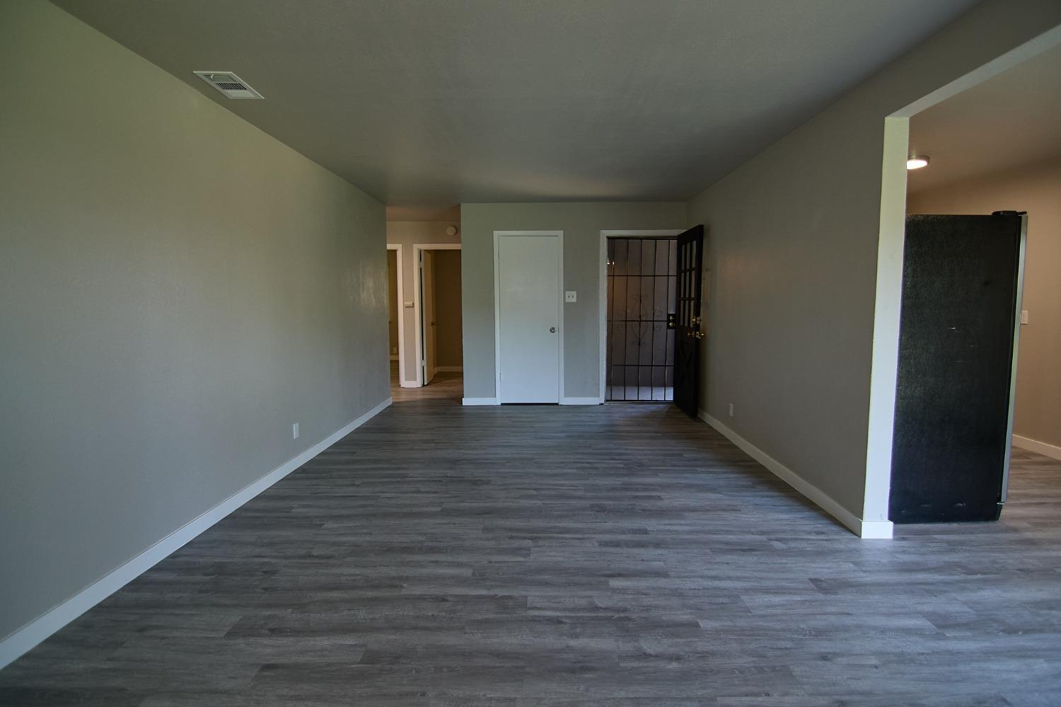 Detail Gallery Image 9 of 23 For 2650 Cadjew Ave, Sacramento,  CA 95832 - 3 Beds | 2 Baths