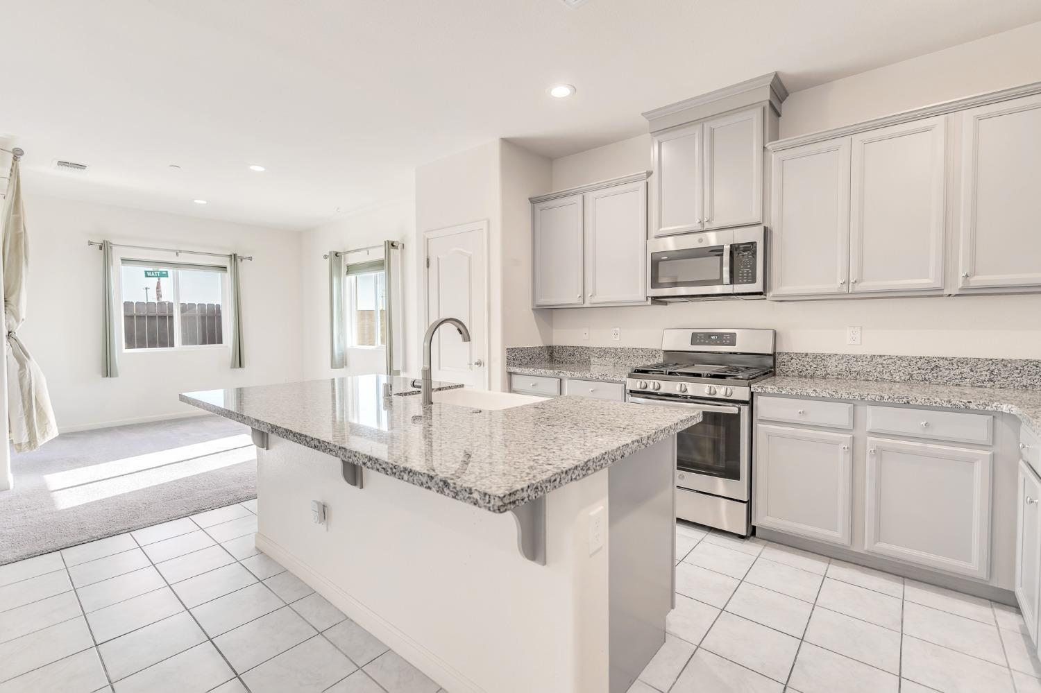 Detail Gallery Image 18 of 66 For 737 Betten St, Los Banos,  CA 93635 - 2 Beds | 2 Baths