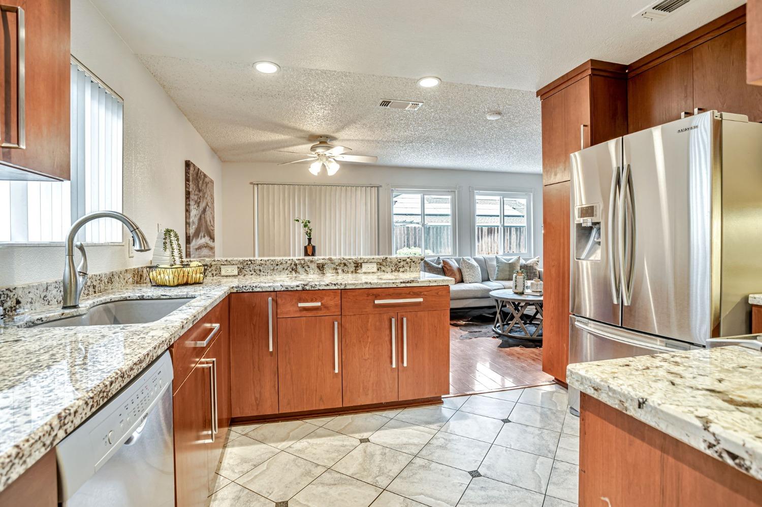 Detail Gallery Image 11 of 40 For 9565 Mirandy Dr, Sacramento,  CA 95827 - 4 Beds | 2 Baths