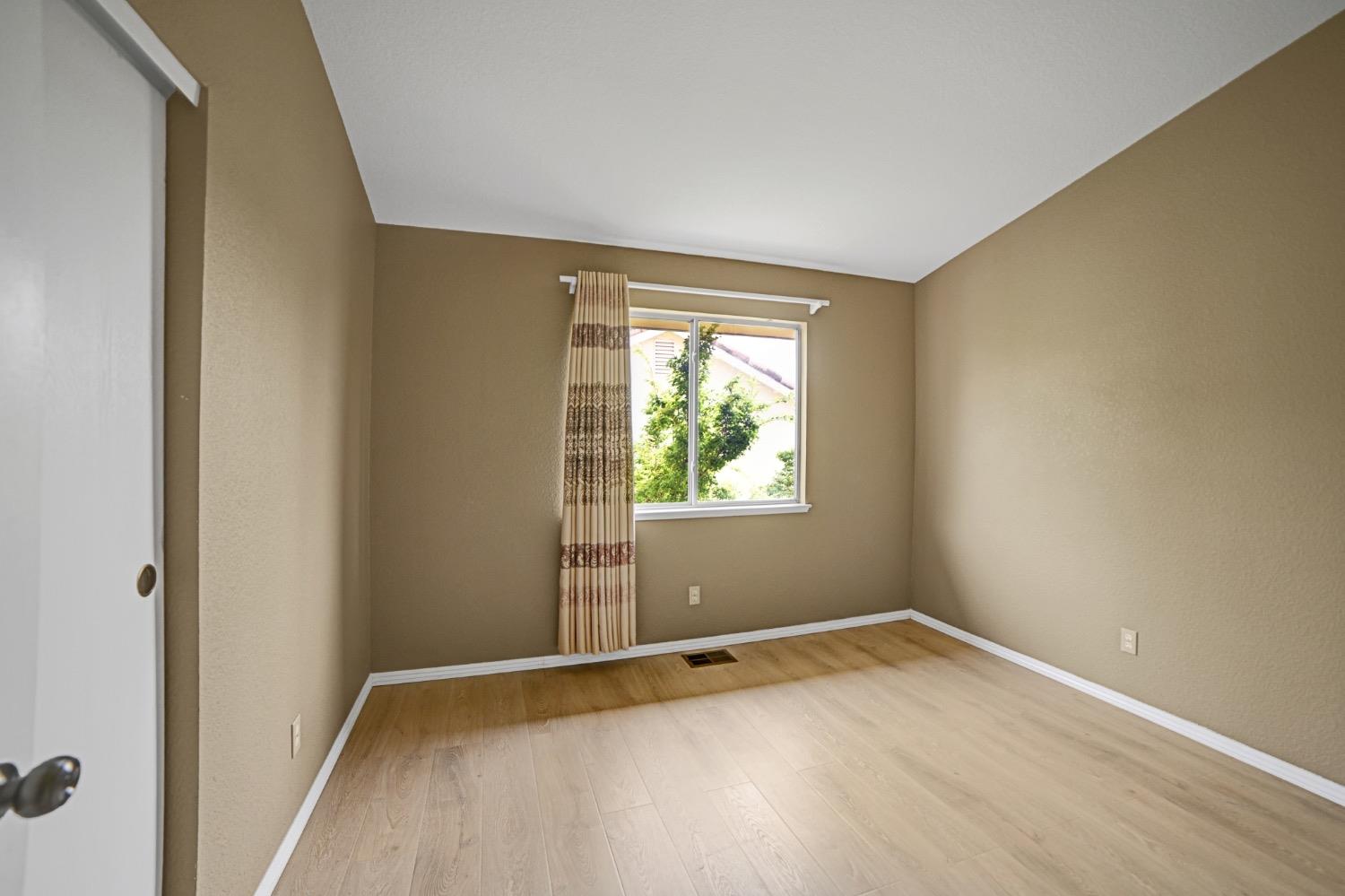 Warmsprings Street, Elk Grove, California image 35