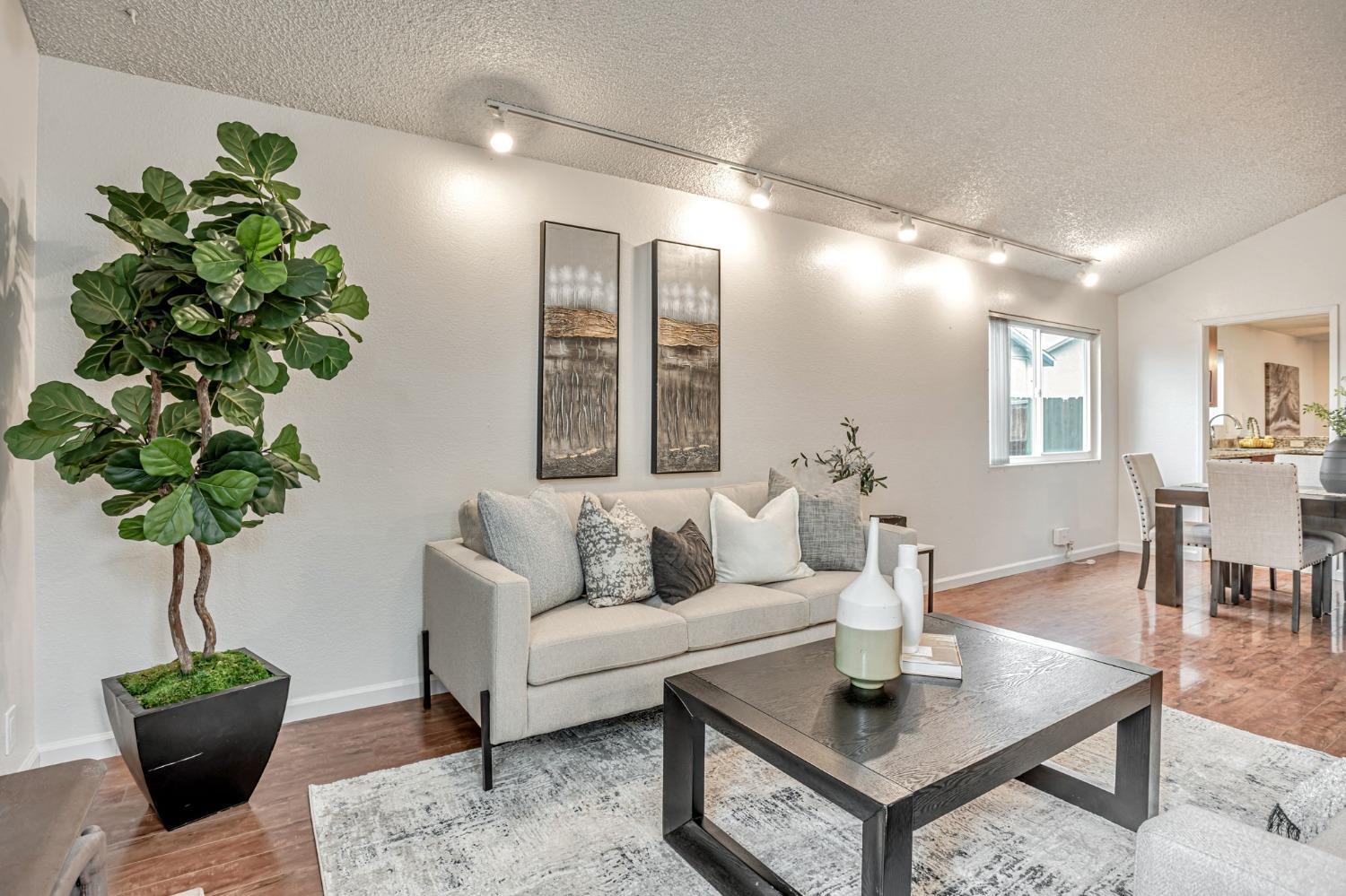 Detail Gallery Image 6 of 40 For 9565 Mirandy Dr, Sacramento,  CA 95827 - 4 Beds | 2 Baths