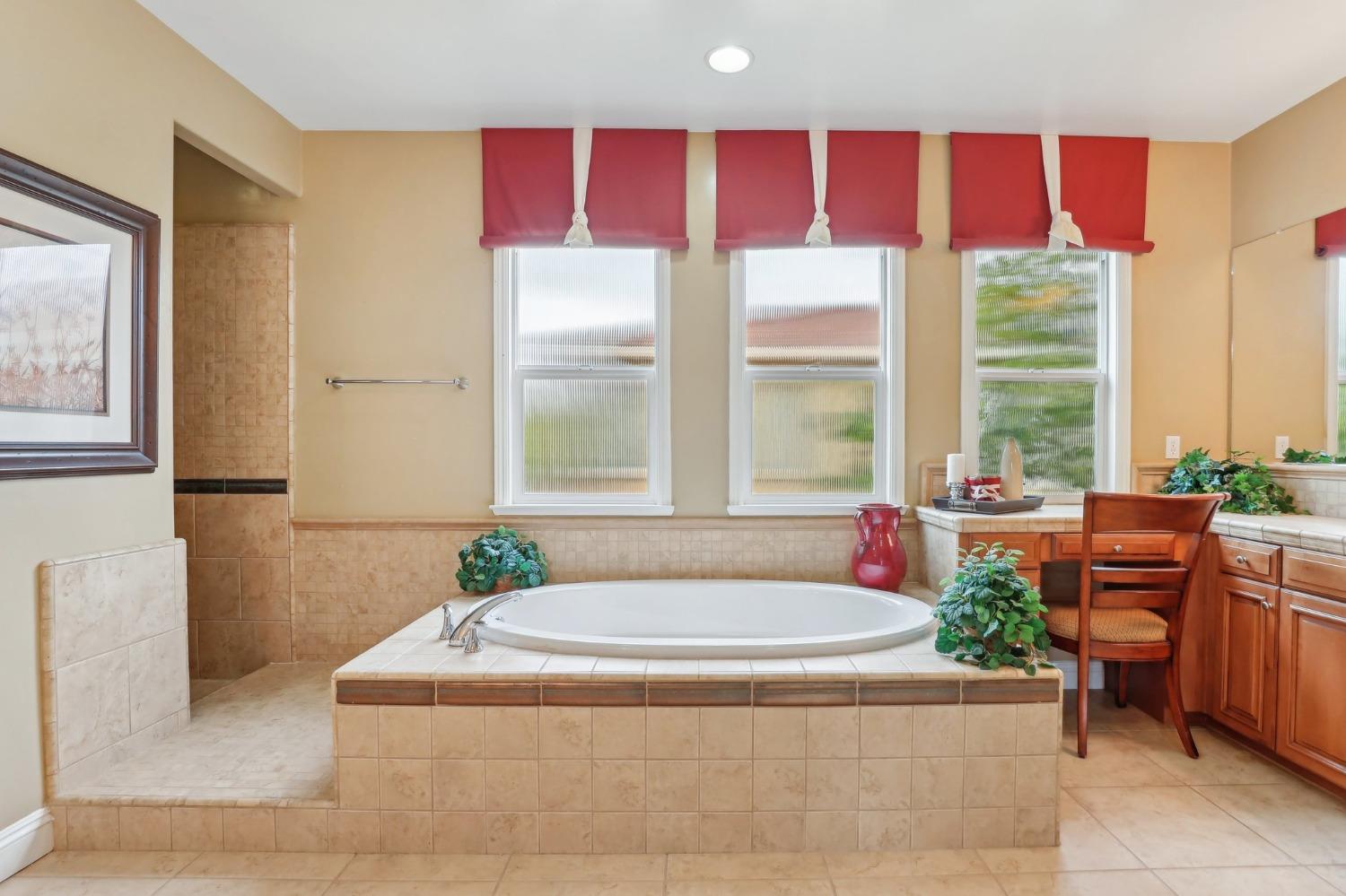 Detail Gallery Image 34 of 58 For 9873 Winkle Cir, Elk Grove,  CA 95757 - 4 Beds | 3/1 Baths