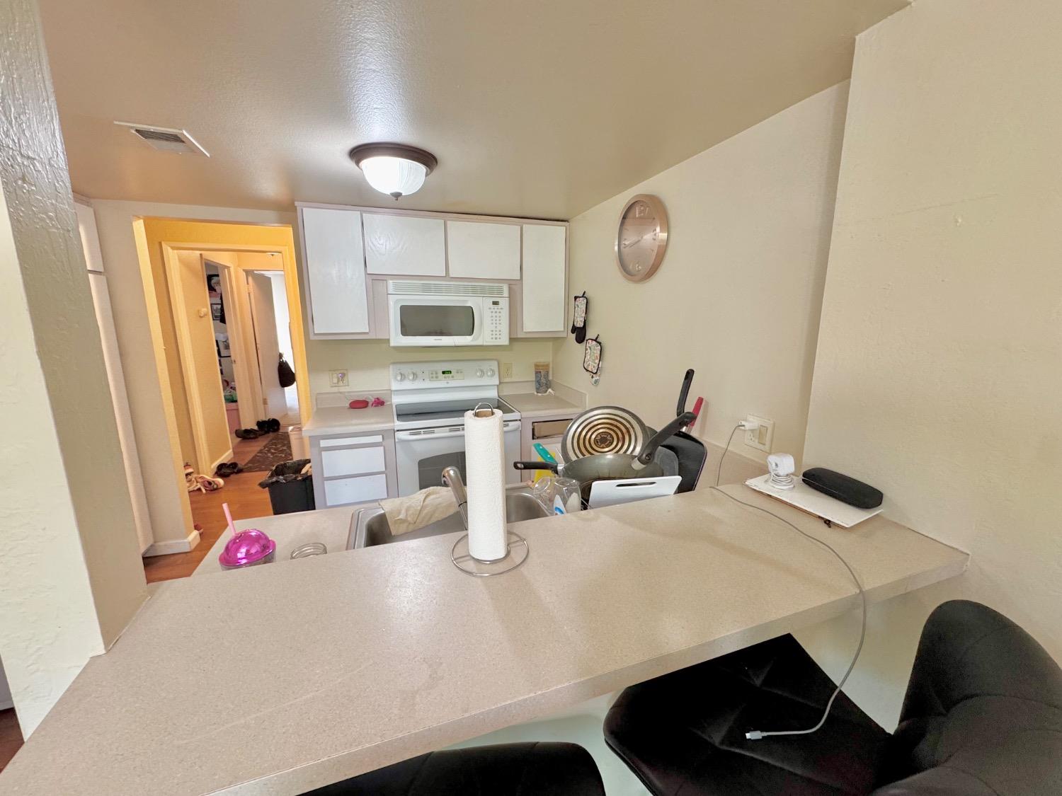 Photo #5: 225054032 Listing: Photo #5