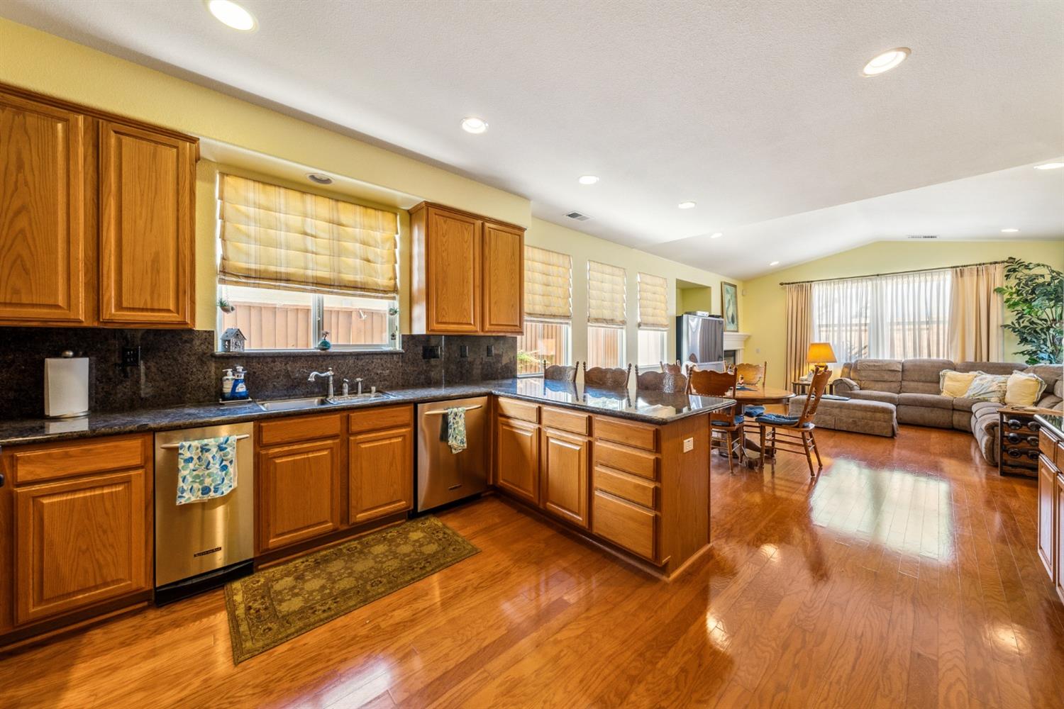 Detail Gallery Image 23 of 67 For 4740 Sea Ridge Ct, Seaside,  CA 93955 - 5 Beds | 3 Baths