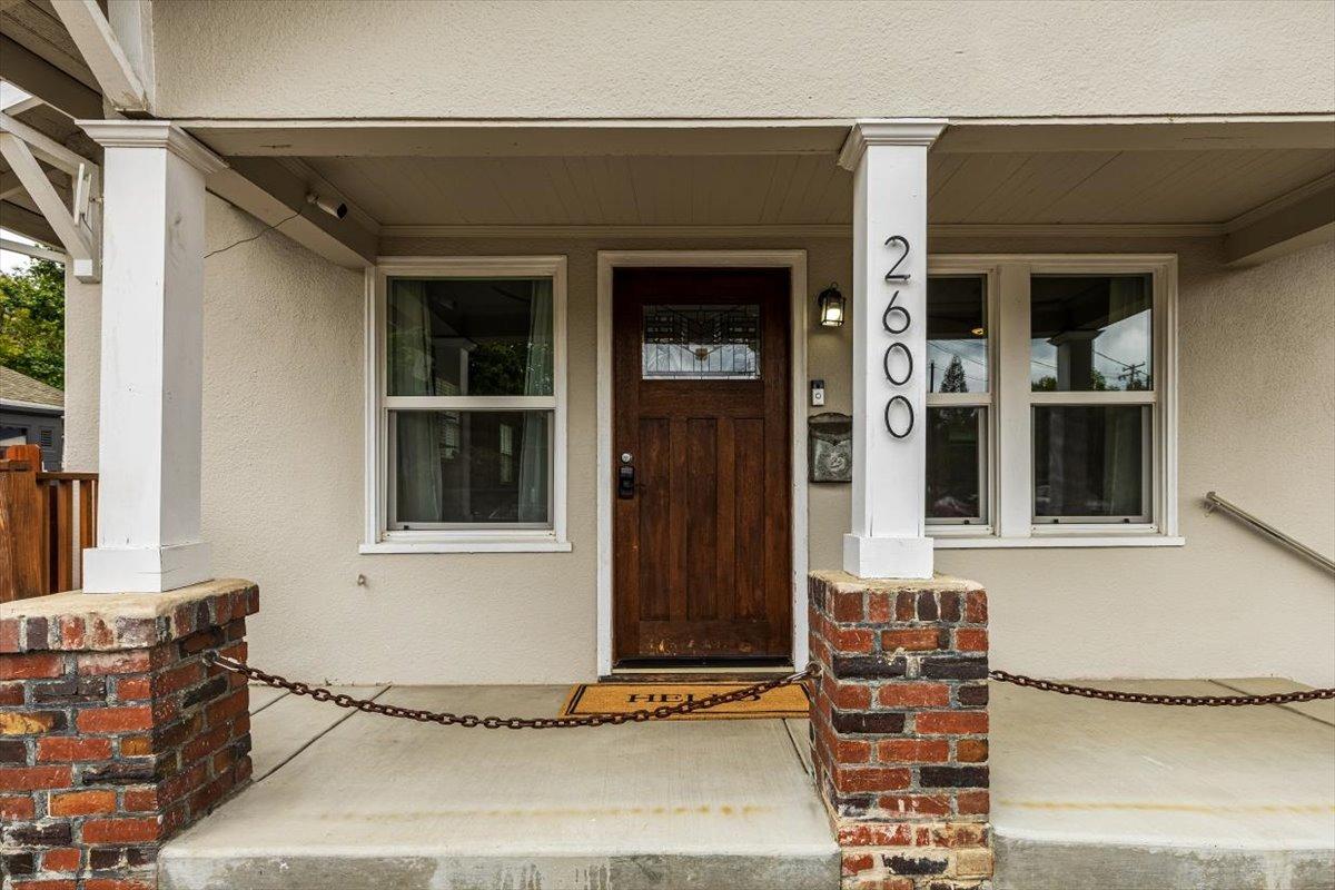 Detail Gallery Image 5 of 25 For 2600 20th St, Sacramento,  CA 95818 - 2 Beds | 1 Baths