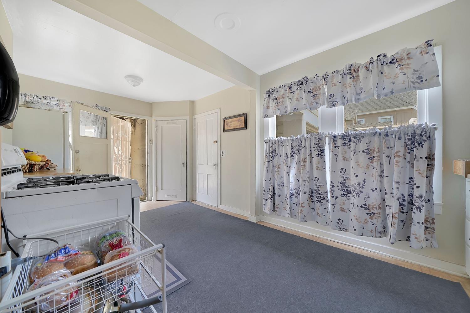 Detail Gallery Image 28 of 72 For 217 S Buena Vista St, Ione,  CA 95640 - 5 Beds | 2 Baths