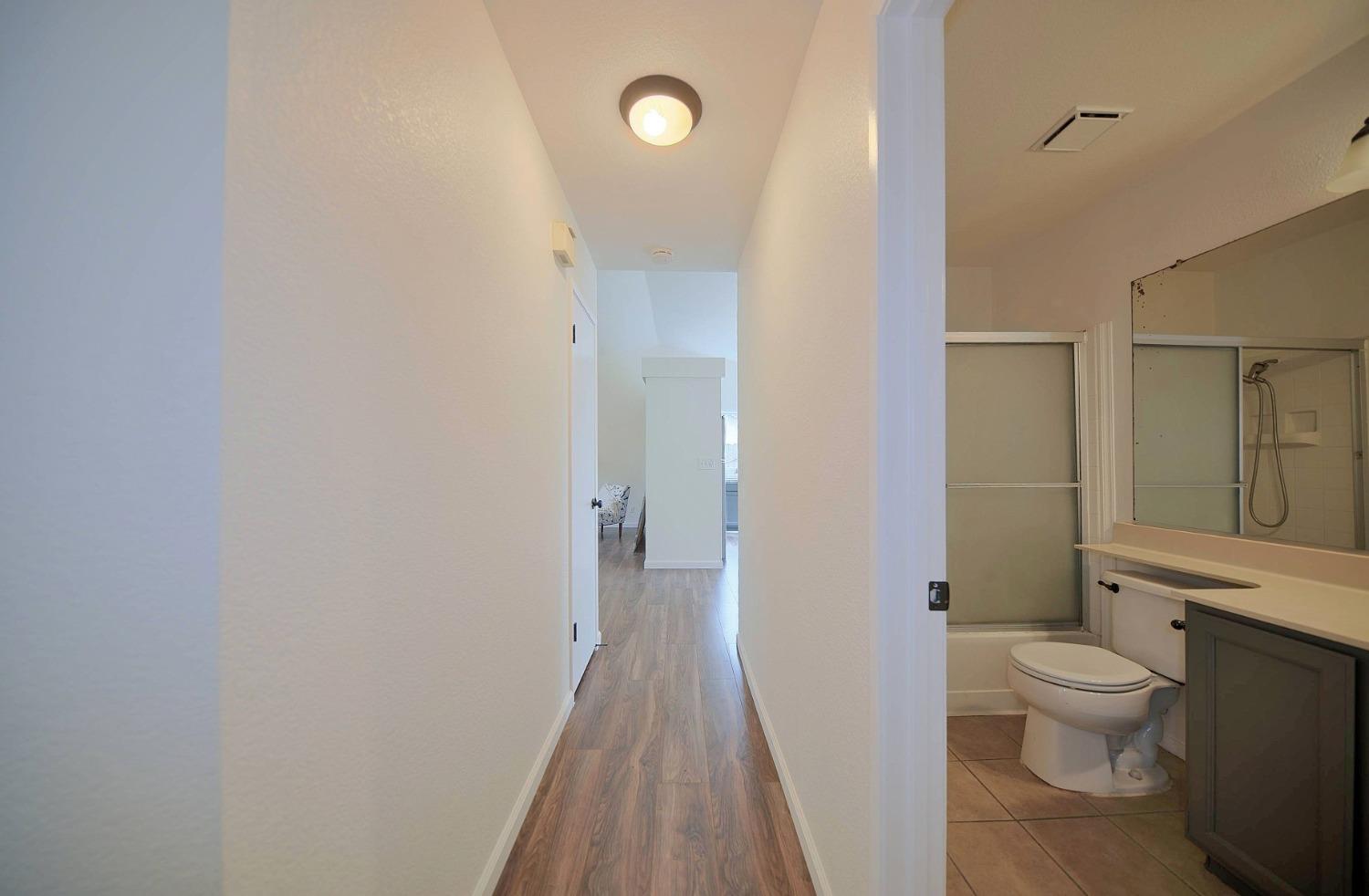 Detail Gallery Image 12 of 83 For 774 Long Barn Dr, Lathrop,  CA 95330 - 3 Beds | 2 Baths