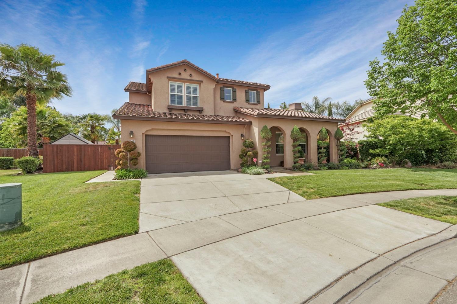 Pinkerton Way, Lodi, California image 3