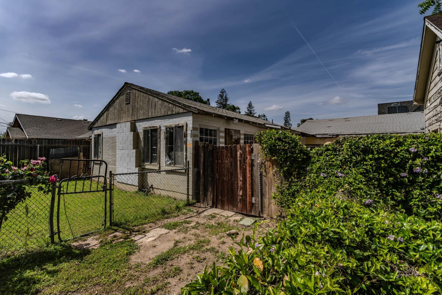 Detail Gallery Image 6 of 72 For 217 S Buena Vista St, Ione,  CA 95640 - 5 Beds | 2 Baths