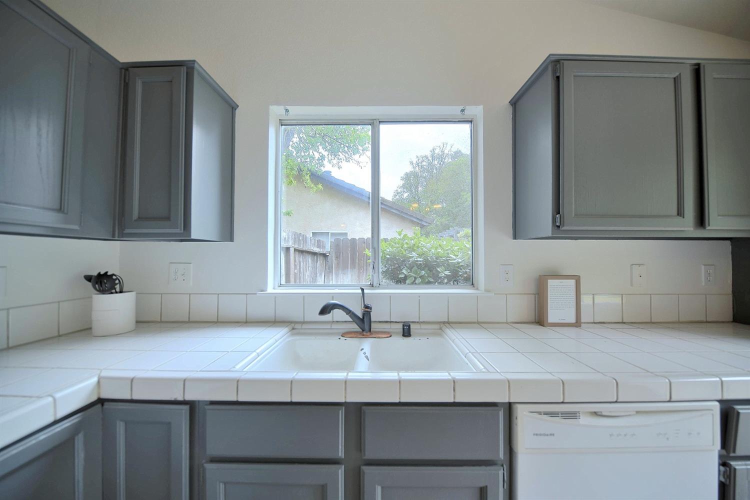 Detail Gallery Image 23 of 83 For 774 Long Barn Dr, Lathrop,  CA 95330 - 3 Beds | 2 Baths