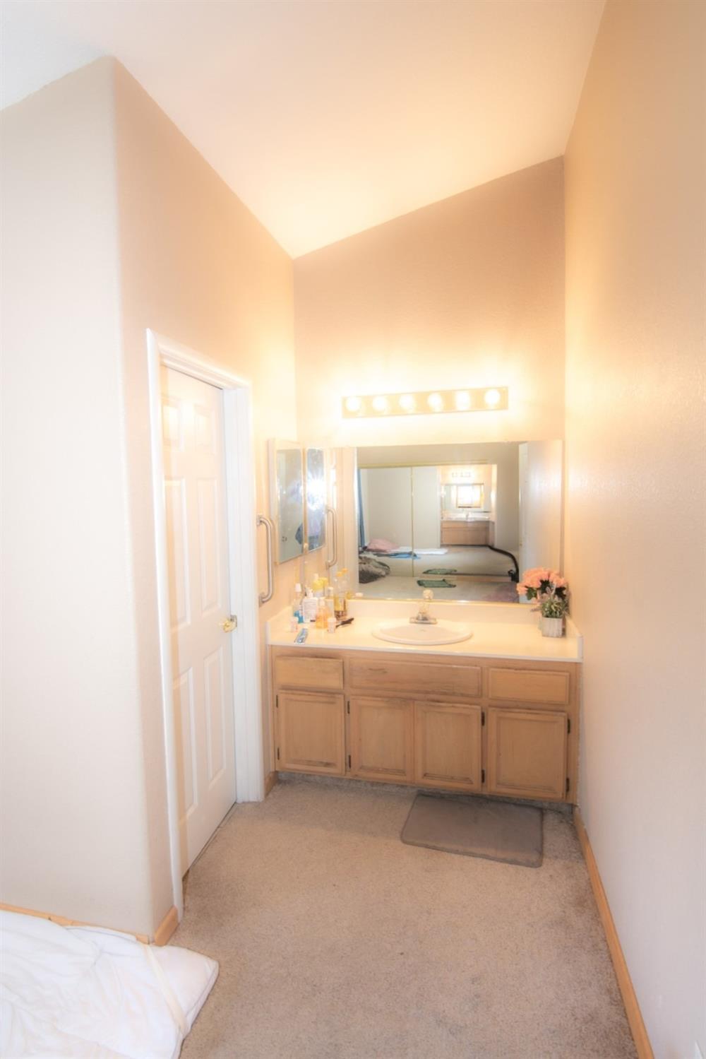 Detail Gallery Image 15 of 30 For 5320 Summerbrook Way, Sacramento,  CA 95823 - 3 Beds | 2 Baths