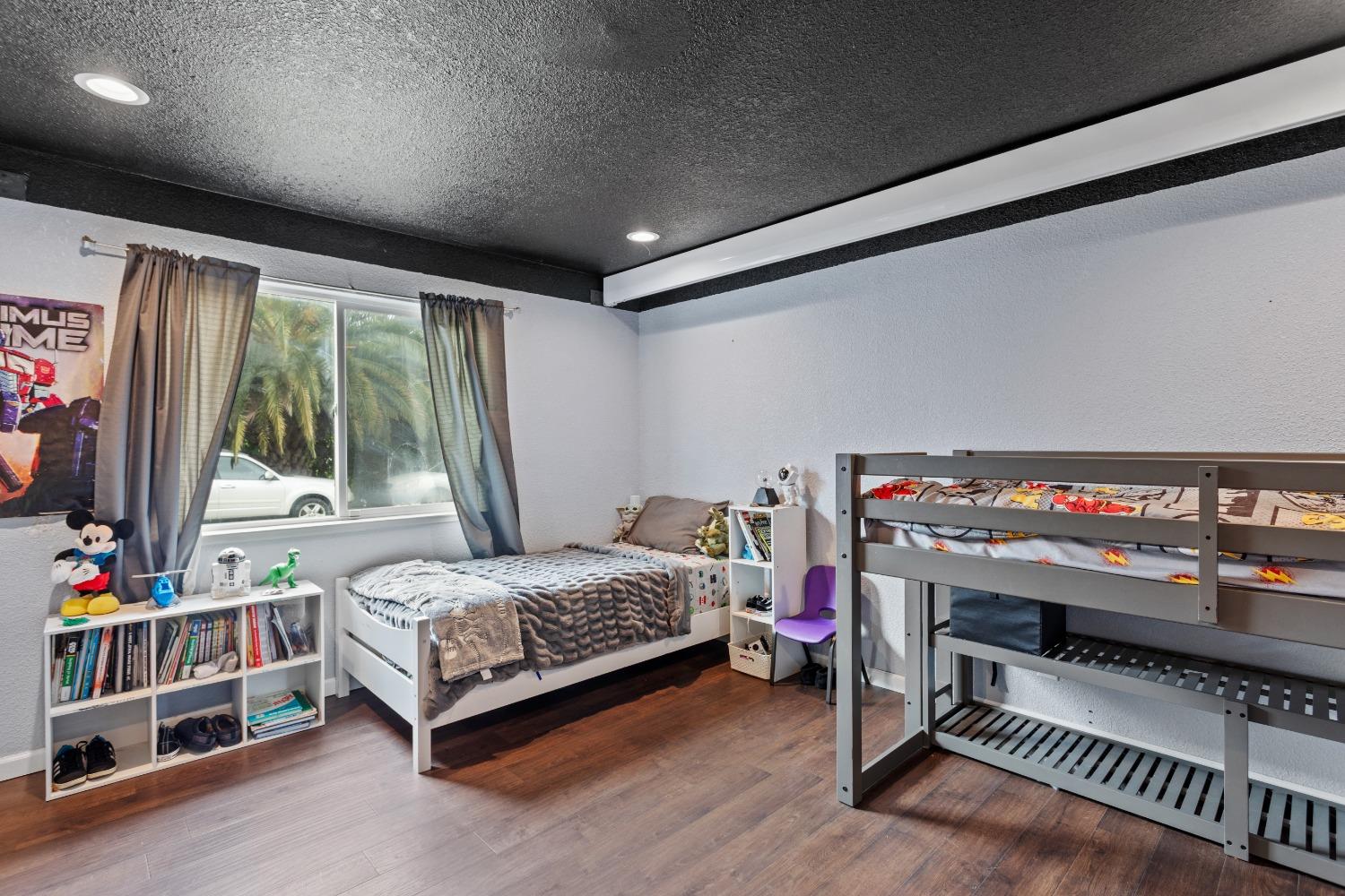 Detail Gallery Image 10 of 17 For 3220 Lerwick Rd, Sacramento,  CA 95821 - 3 Beds | 2 Baths