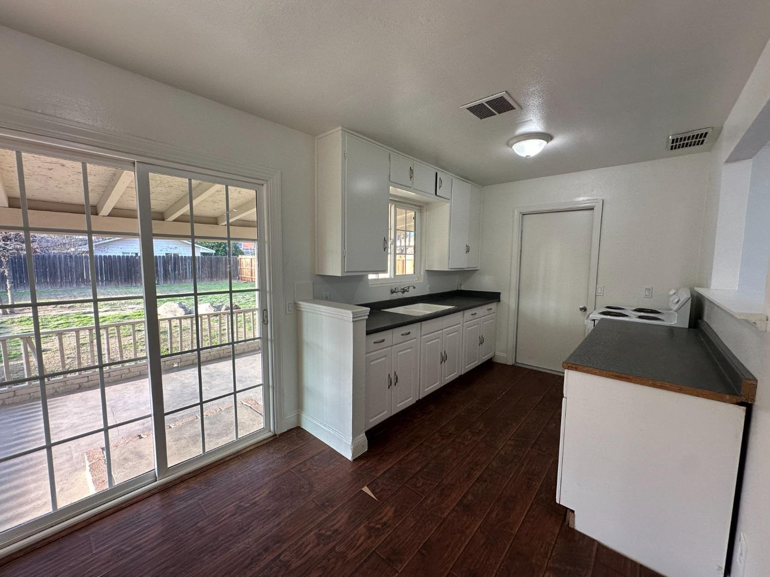 Arden Drive, Fresno, California image 8