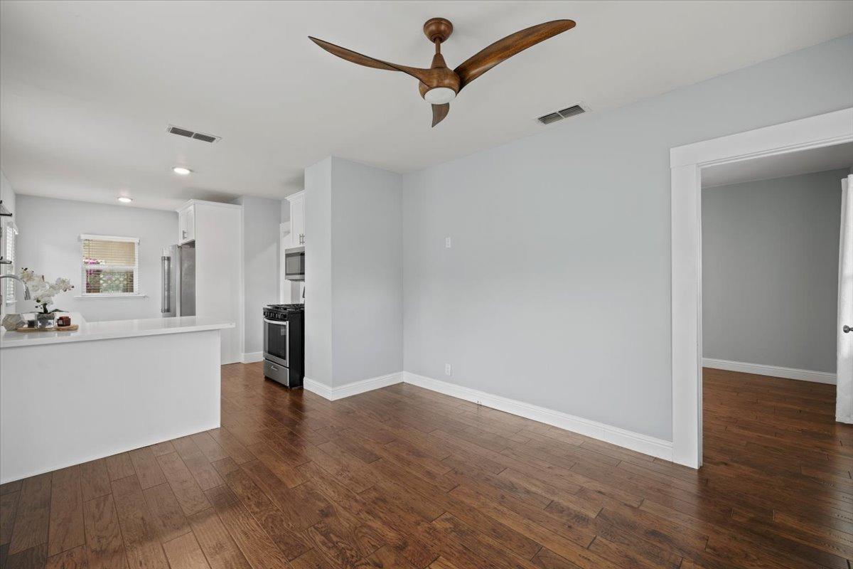 Detail Gallery Image 7 of 25 For 2600 20th St, Sacramento,  CA 95818 - 2 Beds | 1 Baths