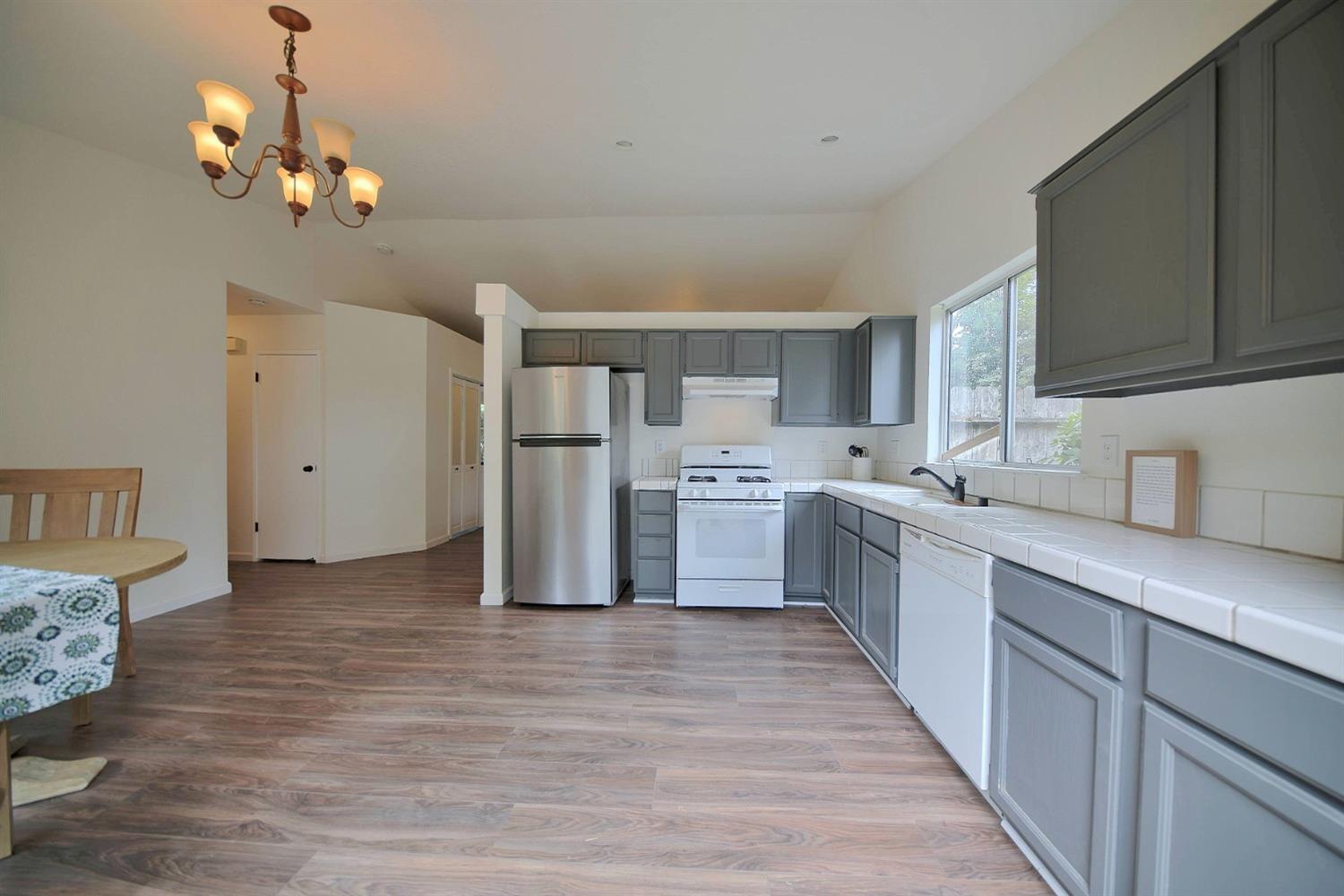 Detail Gallery Image 20 of 83 For 774 Long Barn Dr, Lathrop,  CA 95330 - 3 Beds | 2 Baths