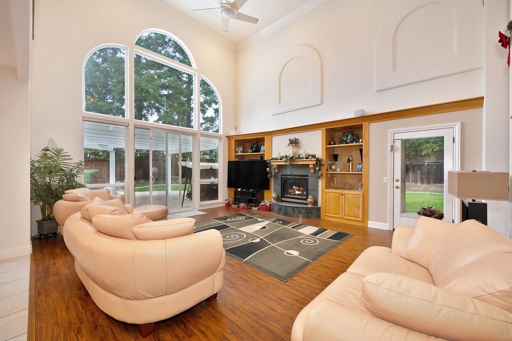 Lawnview Way, Elk Grove, California image 20