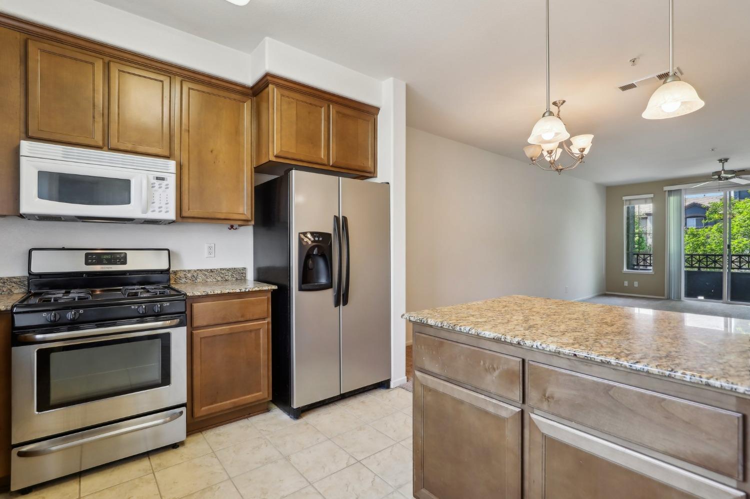 Photo #5: 225042951 Listing: Photo #5
