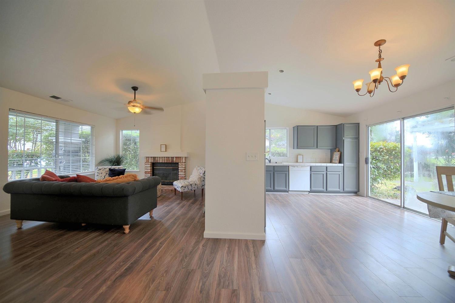 Detail Gallery Image 13 of 83 For 774 Long Barn Dr, Lathrop,  CA 95330 - 3 Beds | 2 Baths