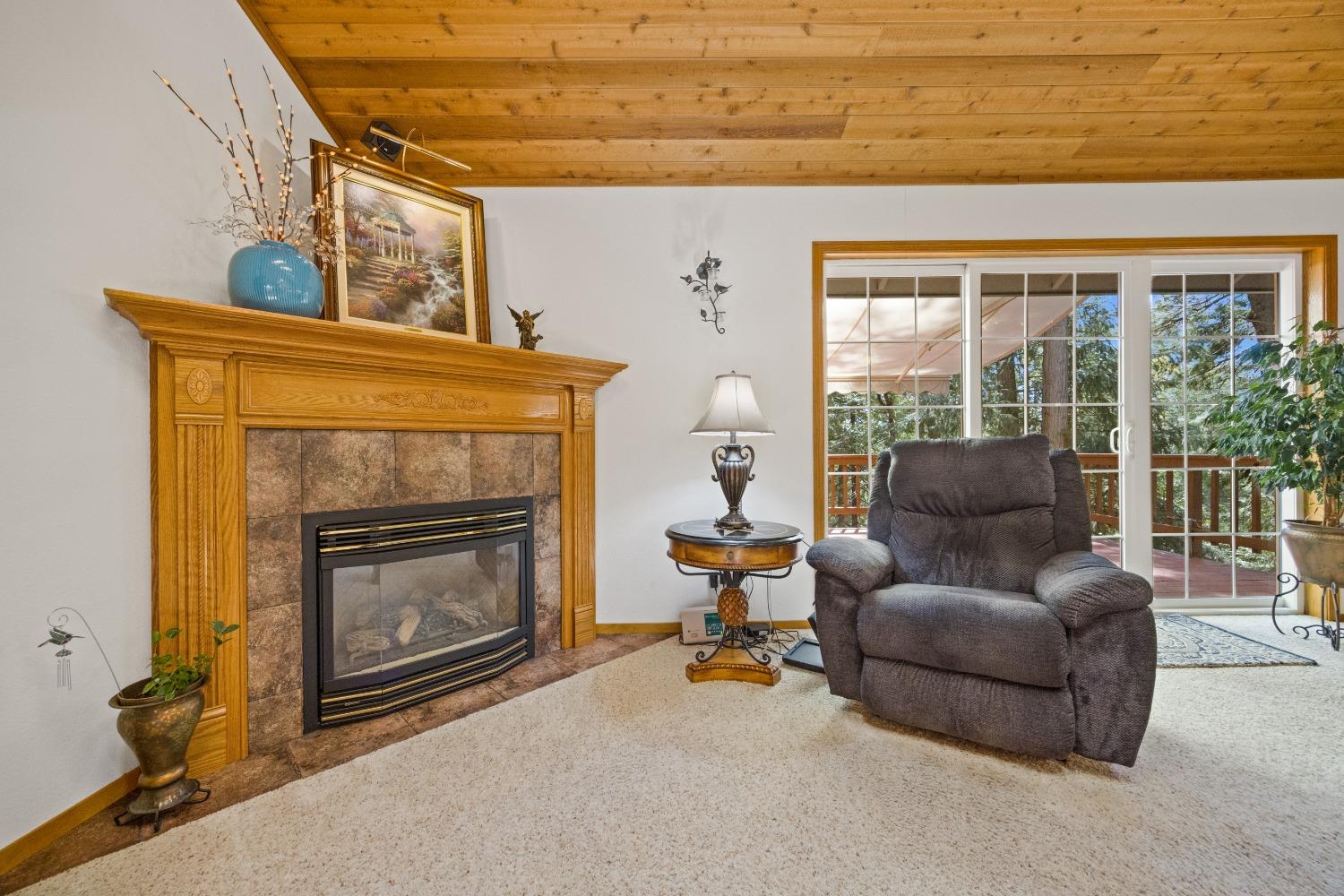 Detail Gallery Image 11 of 73 For 4013 Garnet Rd, Pollock Pines,  CA 95726 - 4 Beds | 3 Baths