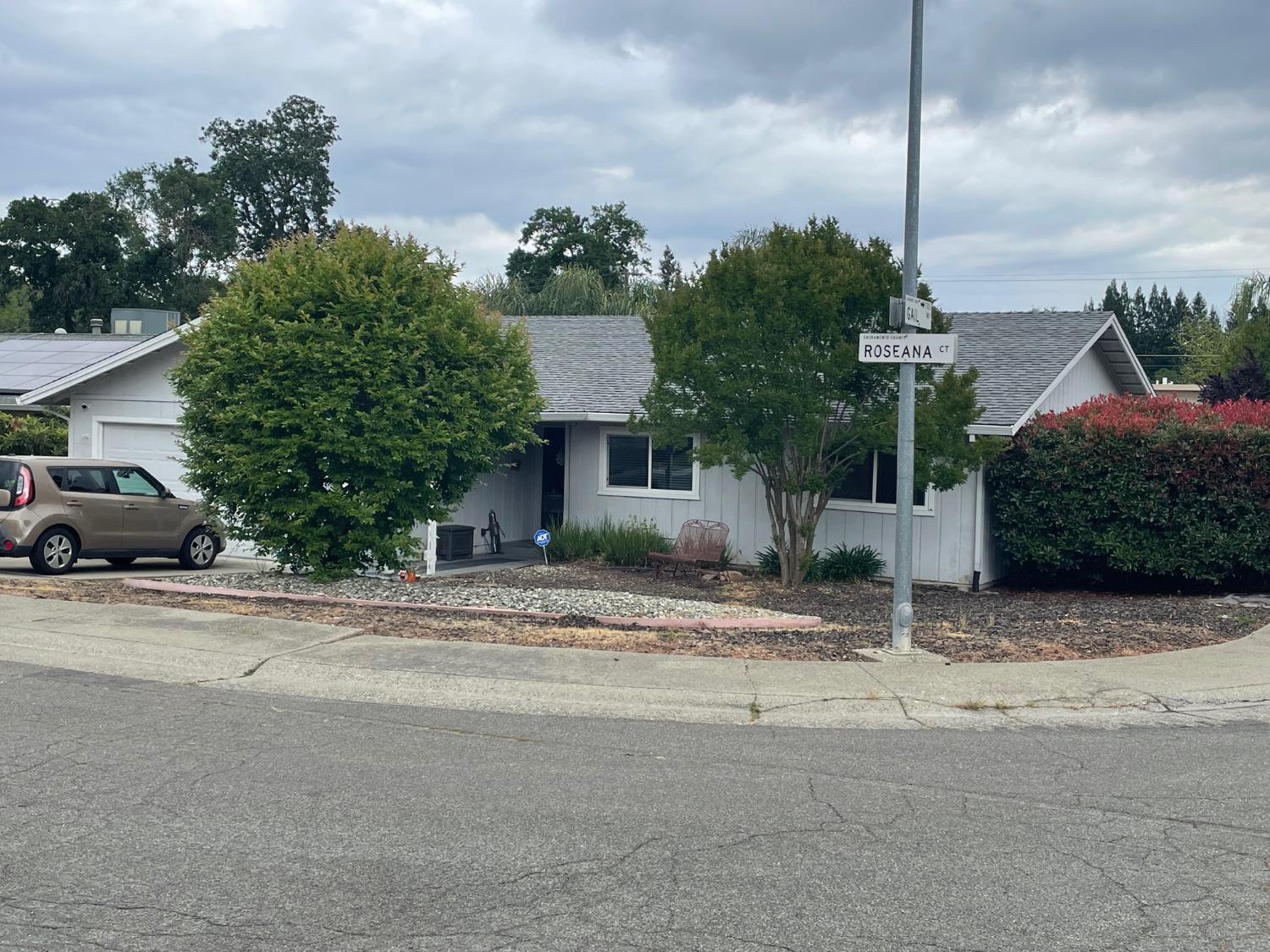 Roseana Court, Fair Oaks, California image 12