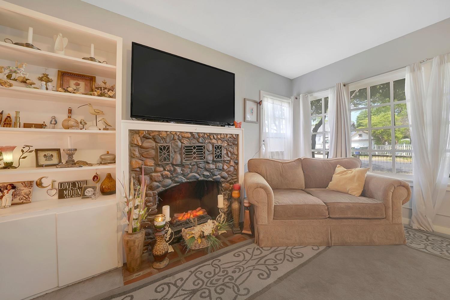 Detail Gallery Image 17 of 72 For 217 S Buena Vista St, Ione,  CA 95640 - 5 Beds | 2 Baths