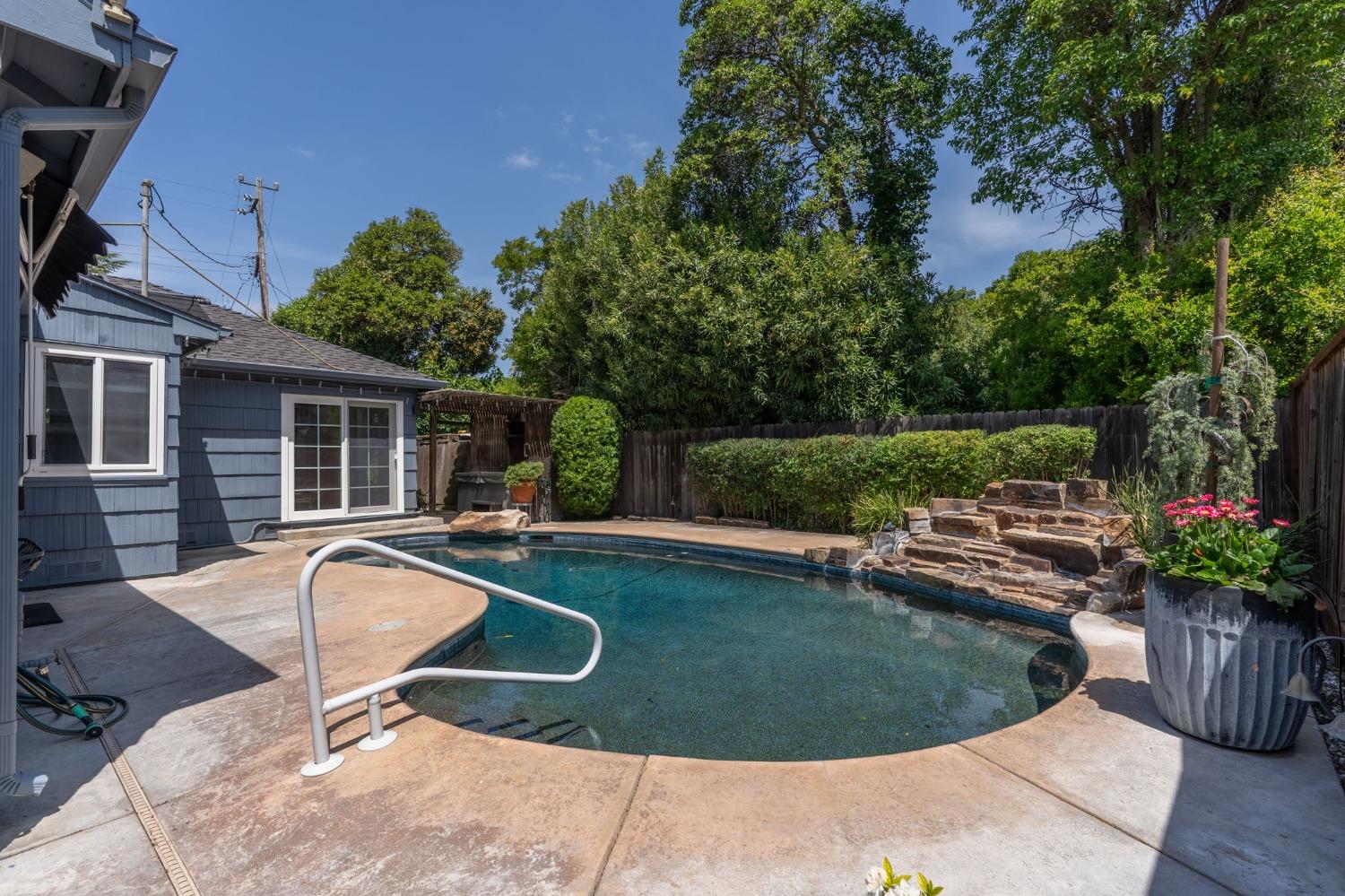 Detail Gallery Image 35 of 39 For 7516 Brentwood Dr, Stockton,  CA 95207 - 3 Beds | 1/1 Baths