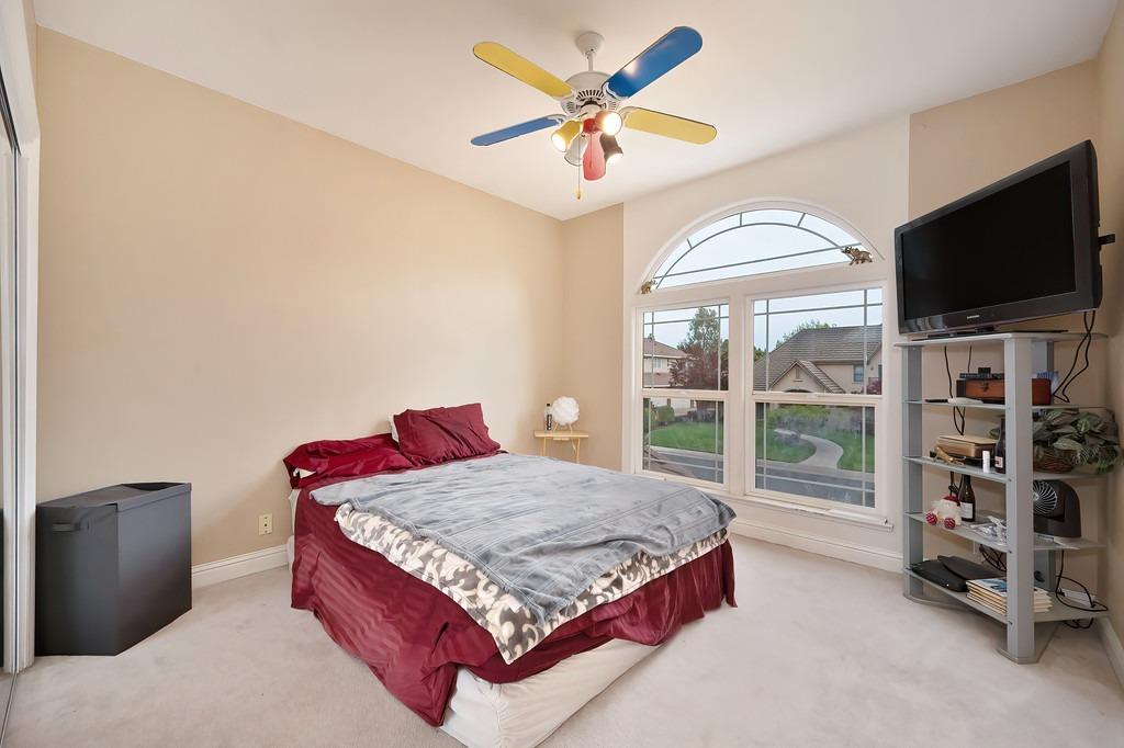 Lawnview Way, Elk Grove, California image 40