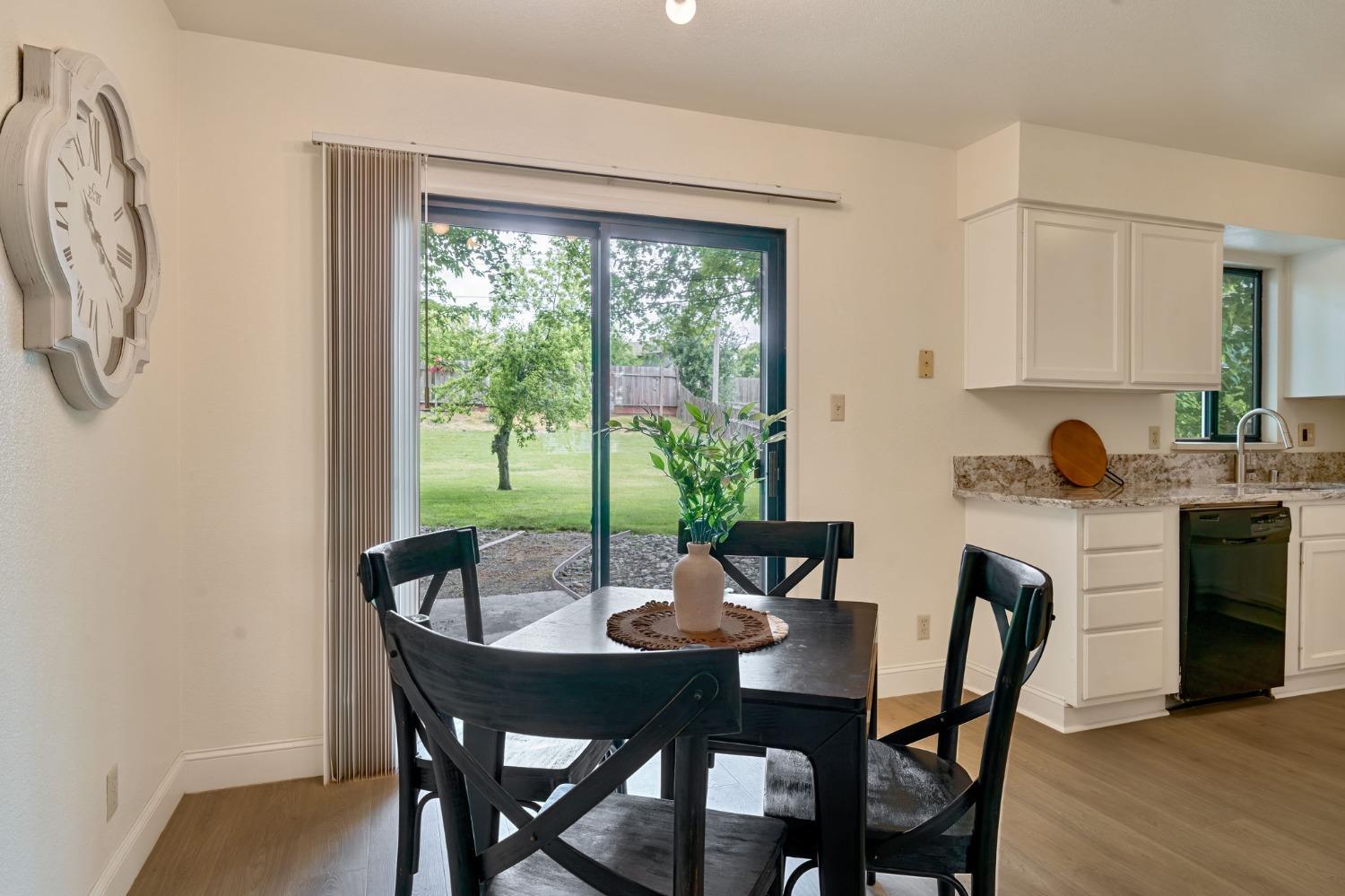 Detail Gallery Image 8 of 32 For 6719 Quanah Way, Orangevale,  CA 95662 - 3 Beds | 1/1 Baths