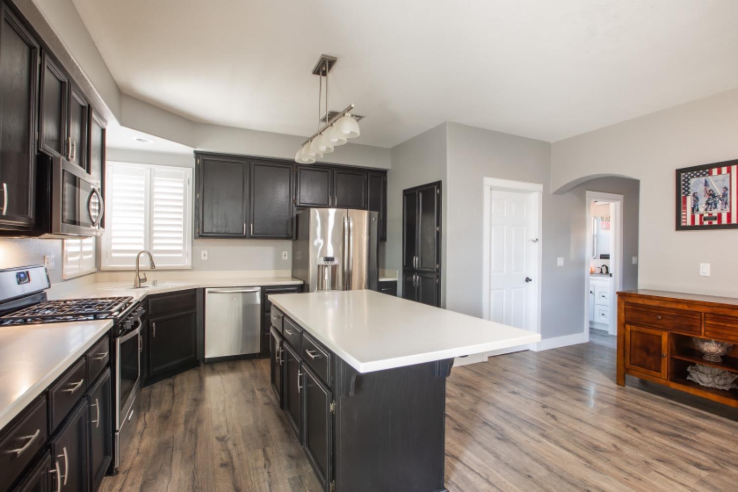 Vail Court, Rocklin, California image 8