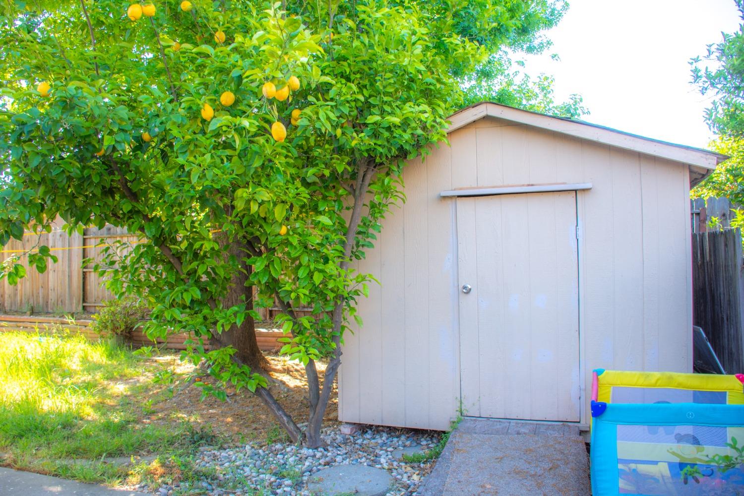 Detail Gallery Image 29 of 30 For 5320 Summerbrook Way, Sacramento,  CA 95823 - 3 Beds | 2 Baths