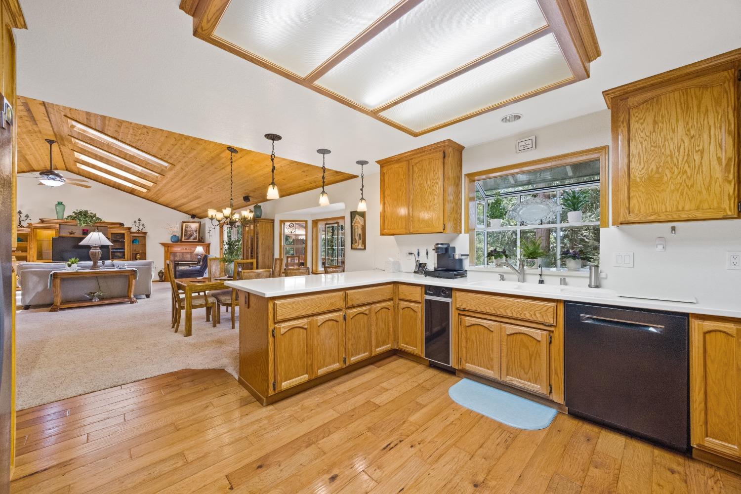 Detail Gallery Image 16 of 73 For 4013 Garnet Rd, Pollock Pines,  CA 95726 - 4 Beds | 3 Baths