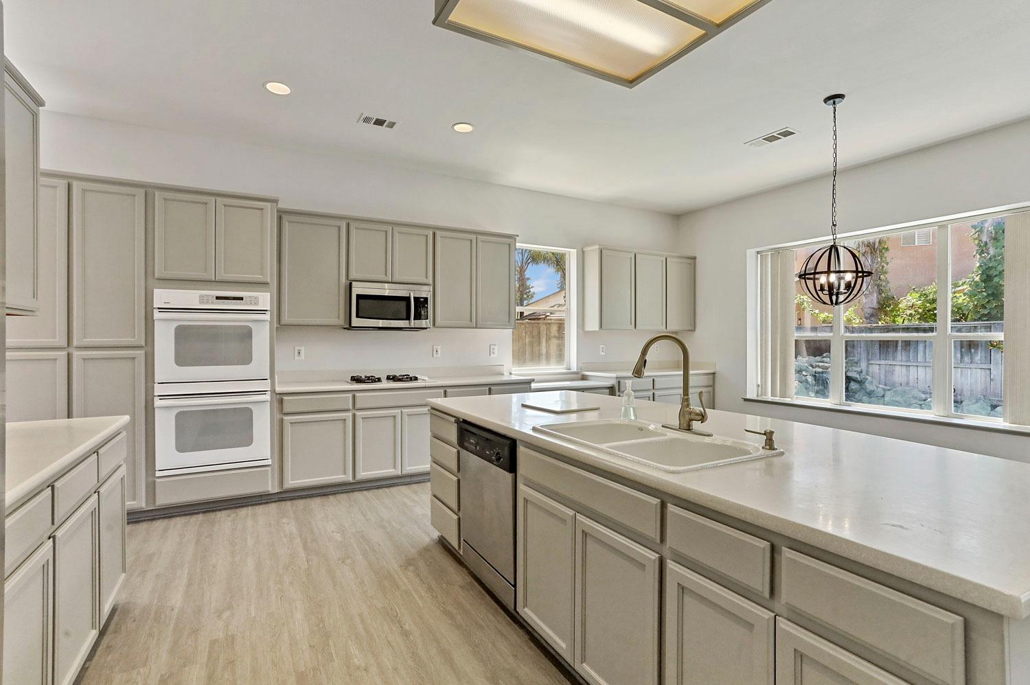 Detail Gallery Image 20 of 64 For 619 Pecan Dr, Ripon,  CA 95366 - 5 Beds | 4 Baths